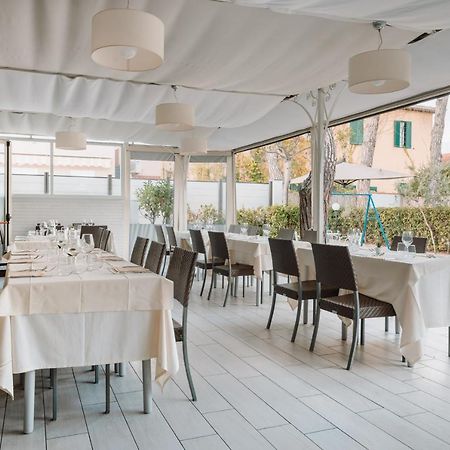 Hotel Milton Marina di Pietrasanta Buitenkant foto