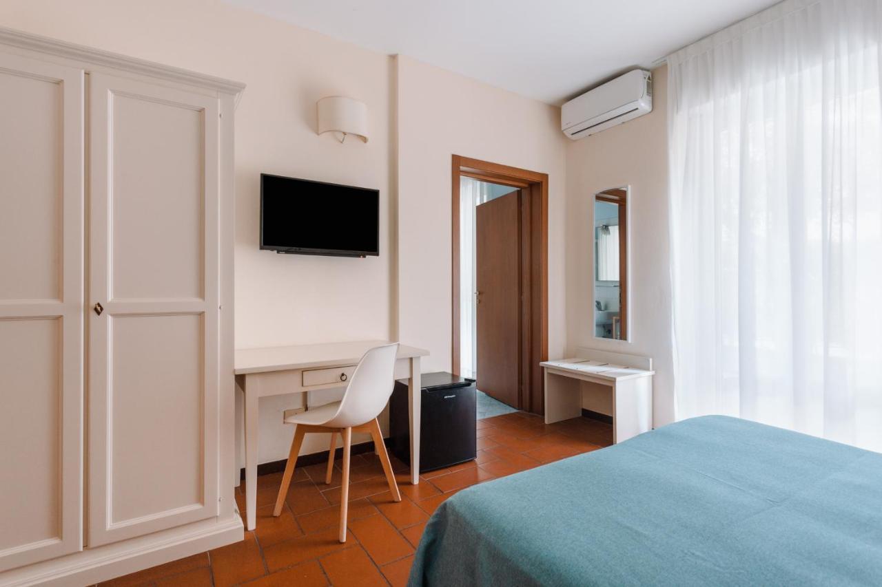 Hotel Milton Marina di Pietrasanta Buitenkant foto