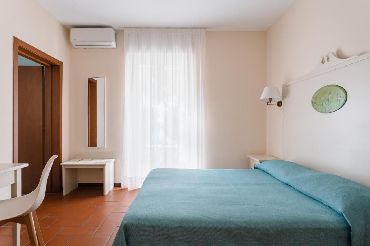 Hotel Milton Marina di Pietrasanta Buitenkant foto